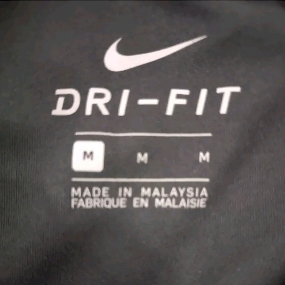 Nike Dri-Fit Shirt Men's Size Medium Logo‎ Nike Running Safety Reflective Strip
